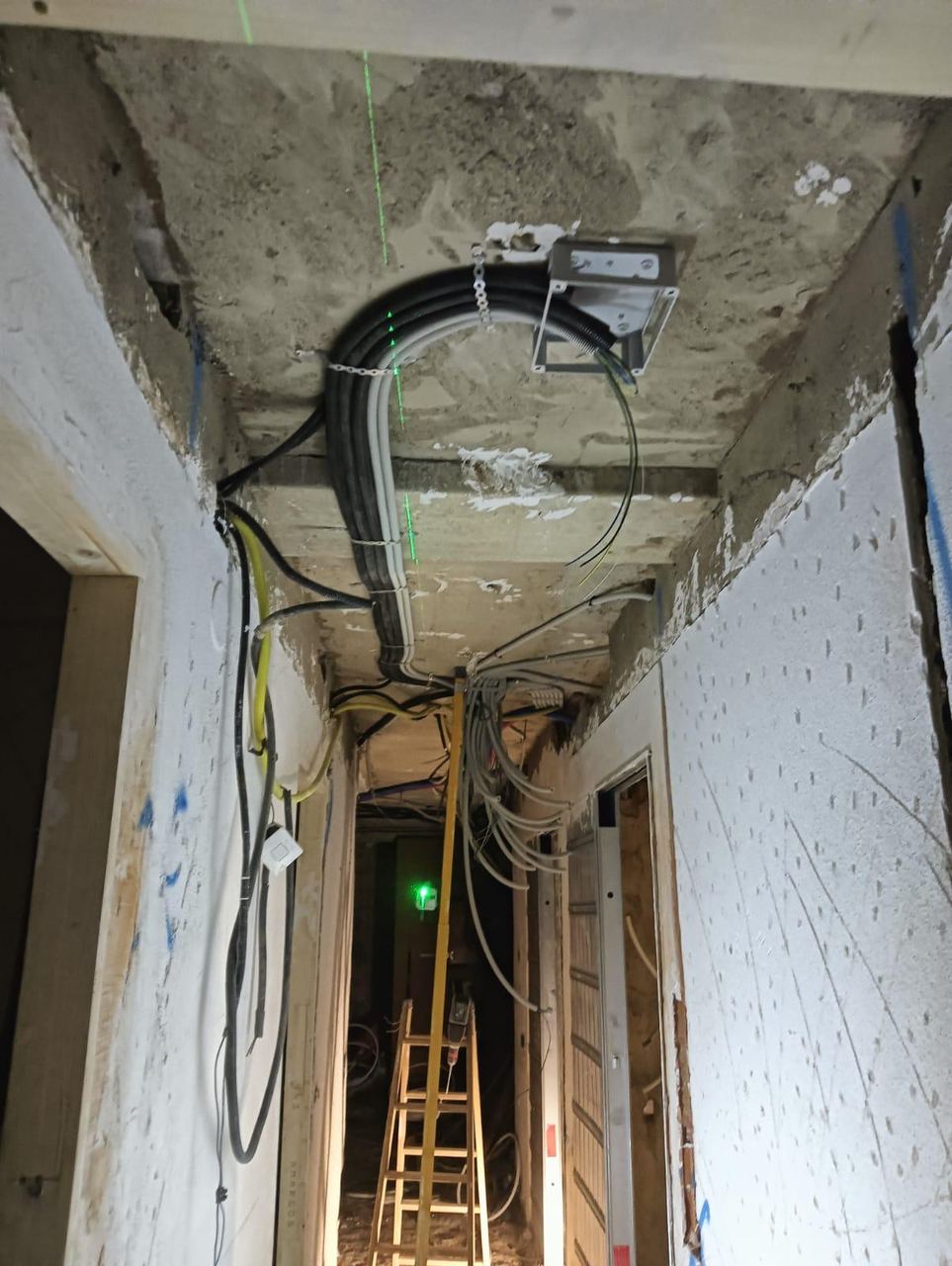 Canalizaciones eléctricas ejecutadas por Zone Reformas en una obra